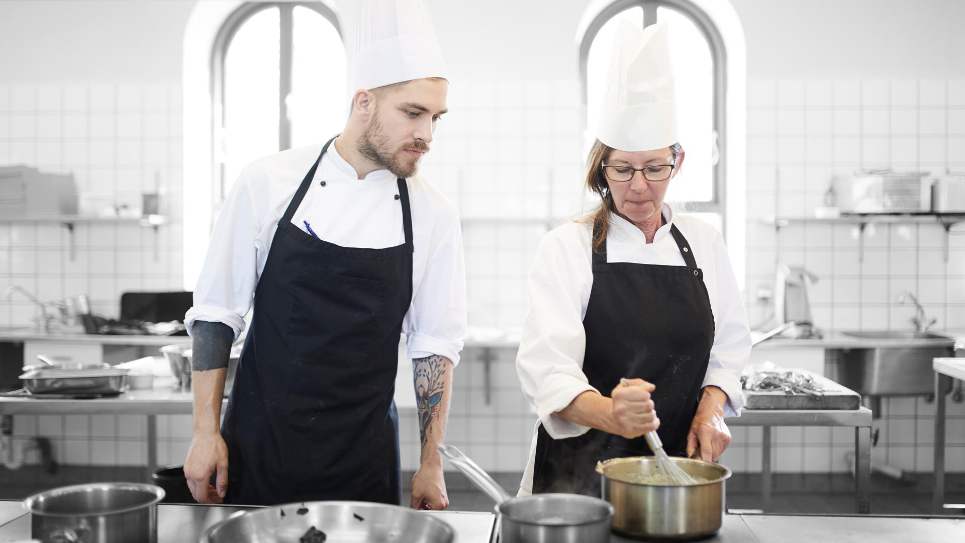 ZBC SOSU & Fødevarer i Køge - kokkeelever i køkkenet