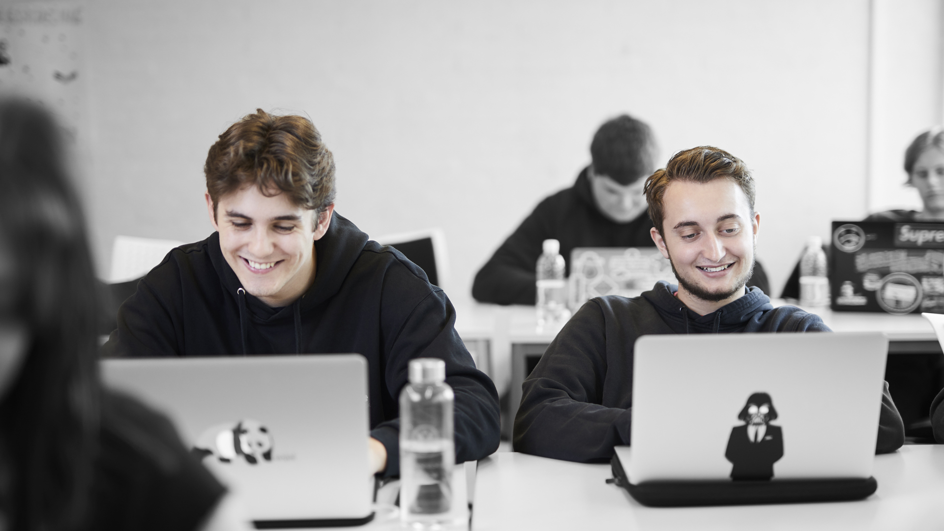 ZBC HHX uddannelse - elever arbejder ved computere