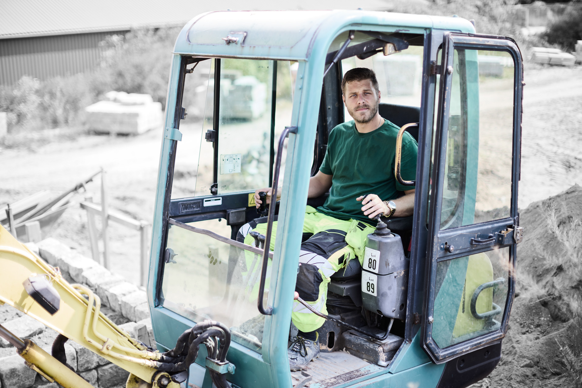 ZBC anlægs-, bygningsstruktør og brolægger - elev i gravemaskine