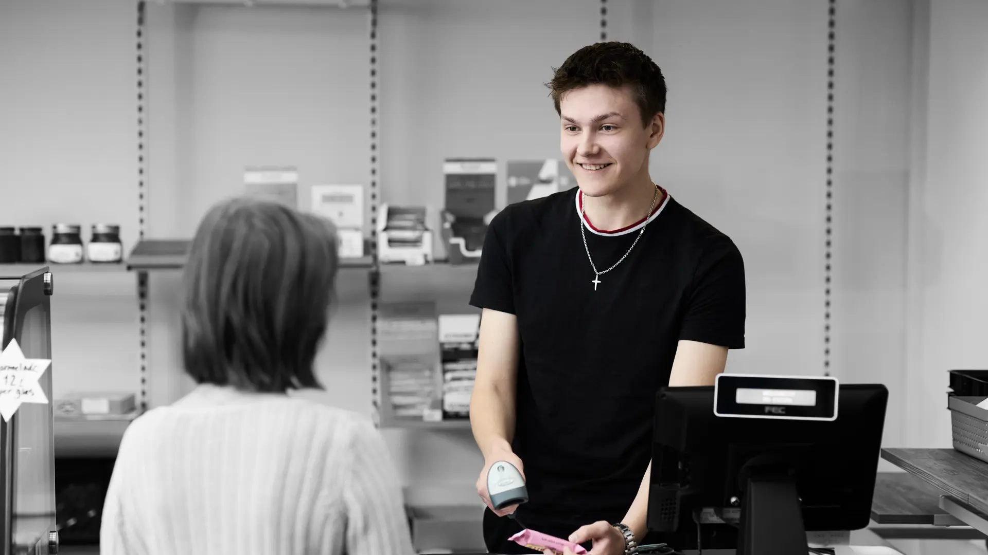 Business-elev fra detailhandel i butik