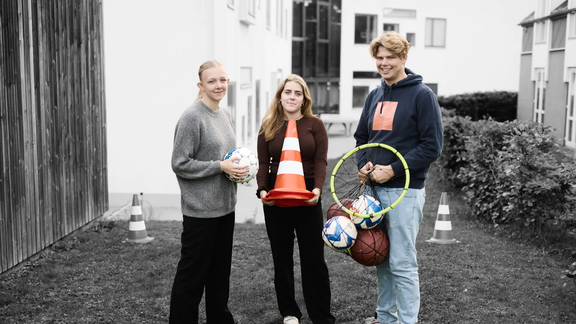 Pædagogiske assistenter med legeredskaber