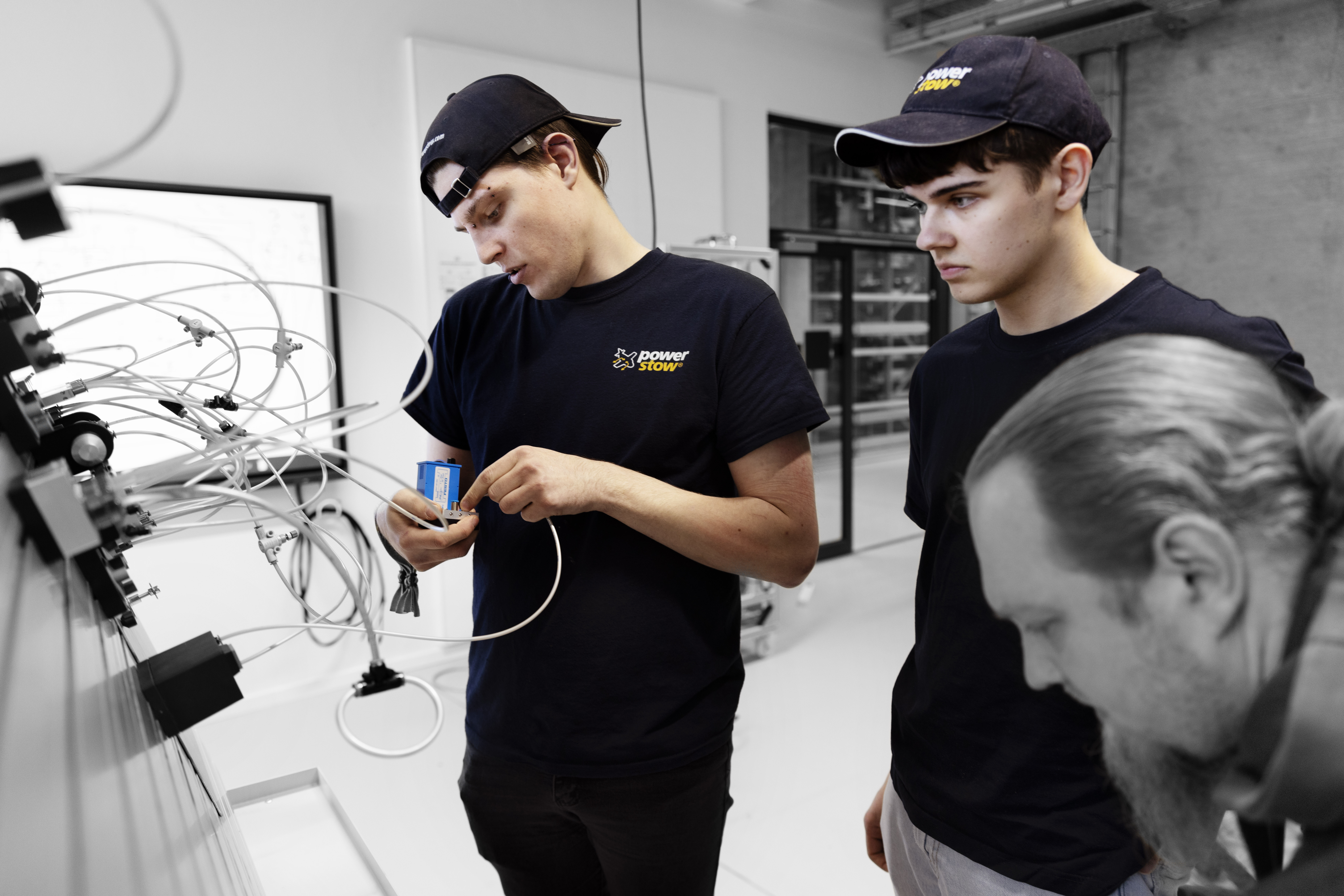 Automatikteknikere lærer om pneumatik