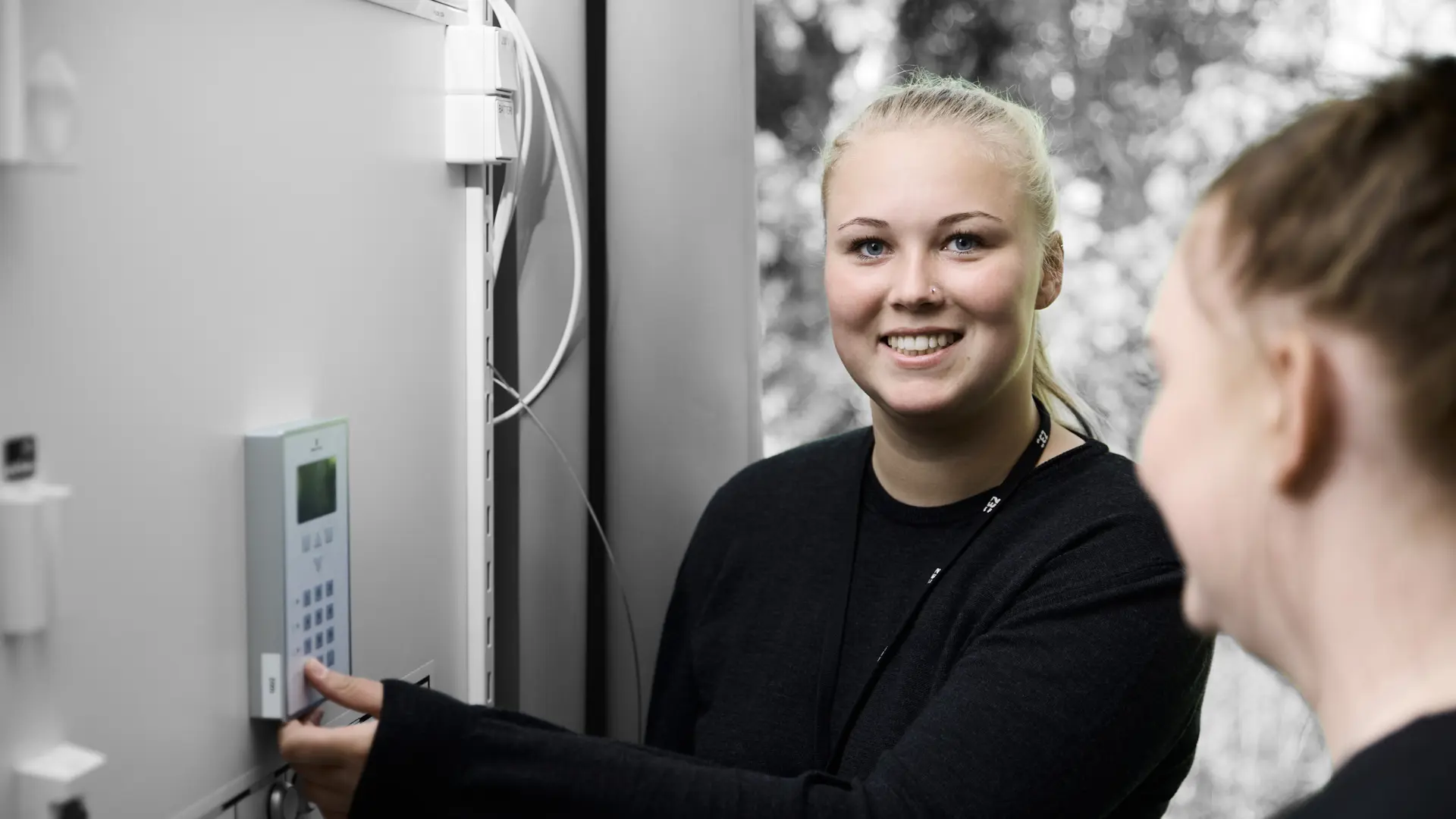 Sikkerhedsvagt står ved alarm