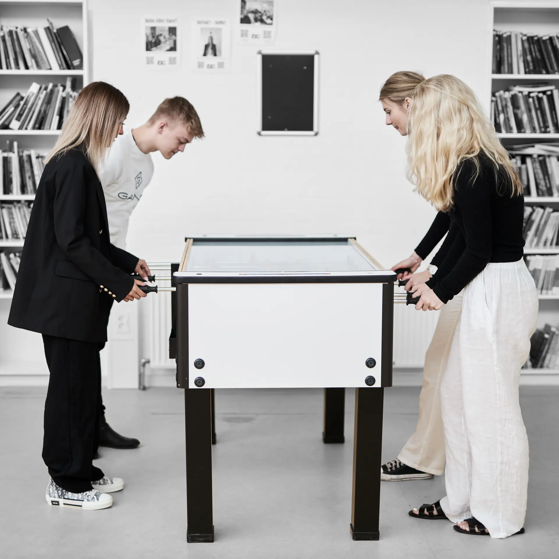 HHX-elever spiller bordfodbold