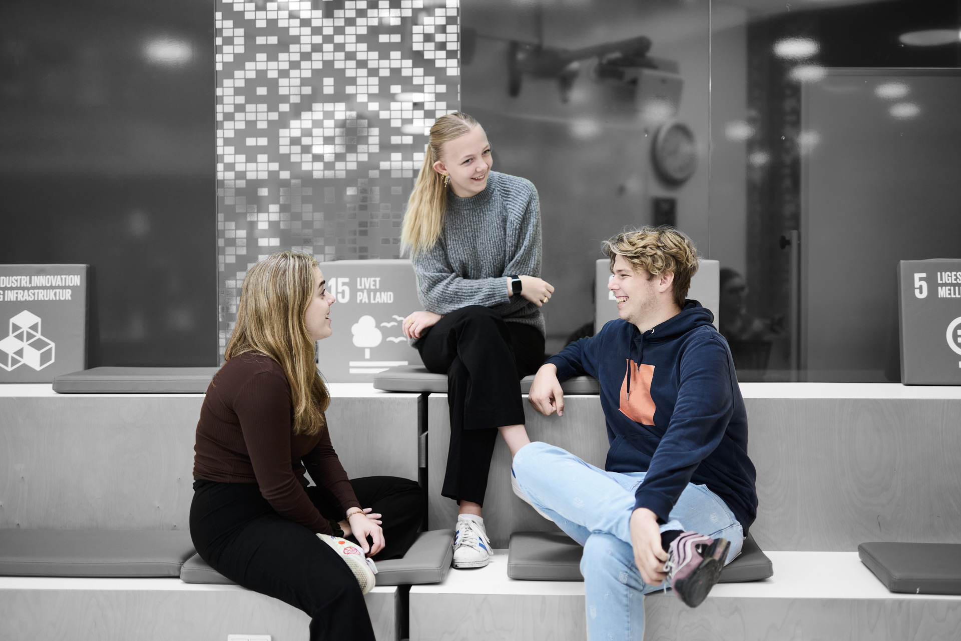 Pædagogiske assistenter hygger sig sammen