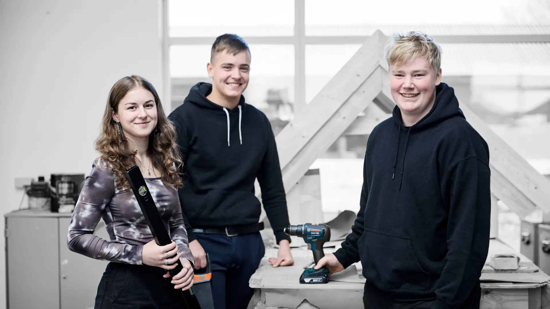 10. klasses-elever fra ZBC i tømrerværkstedet