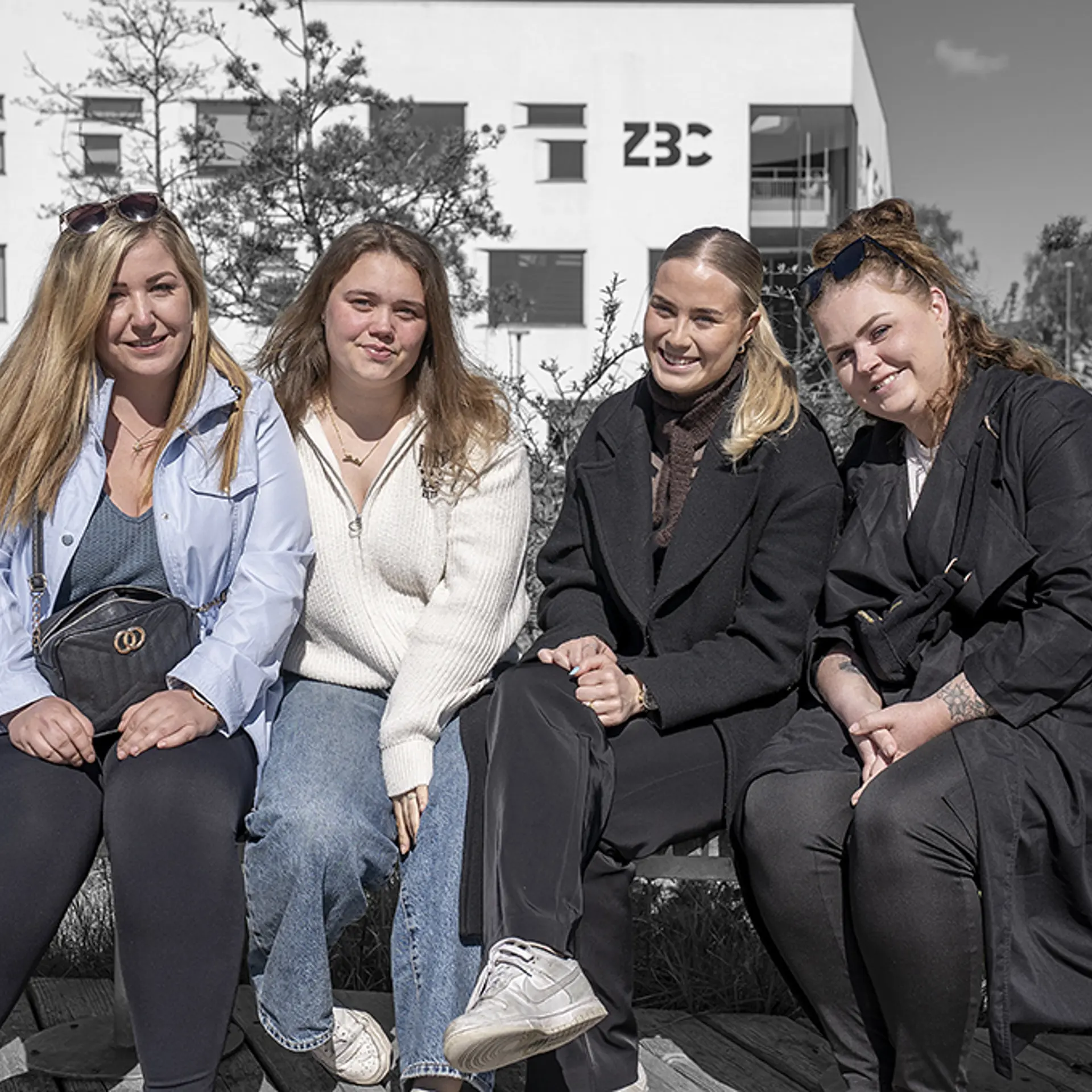 Elever På Uddannelsen Til Social Og Sundhedsassistent arbejder i fællesskab
