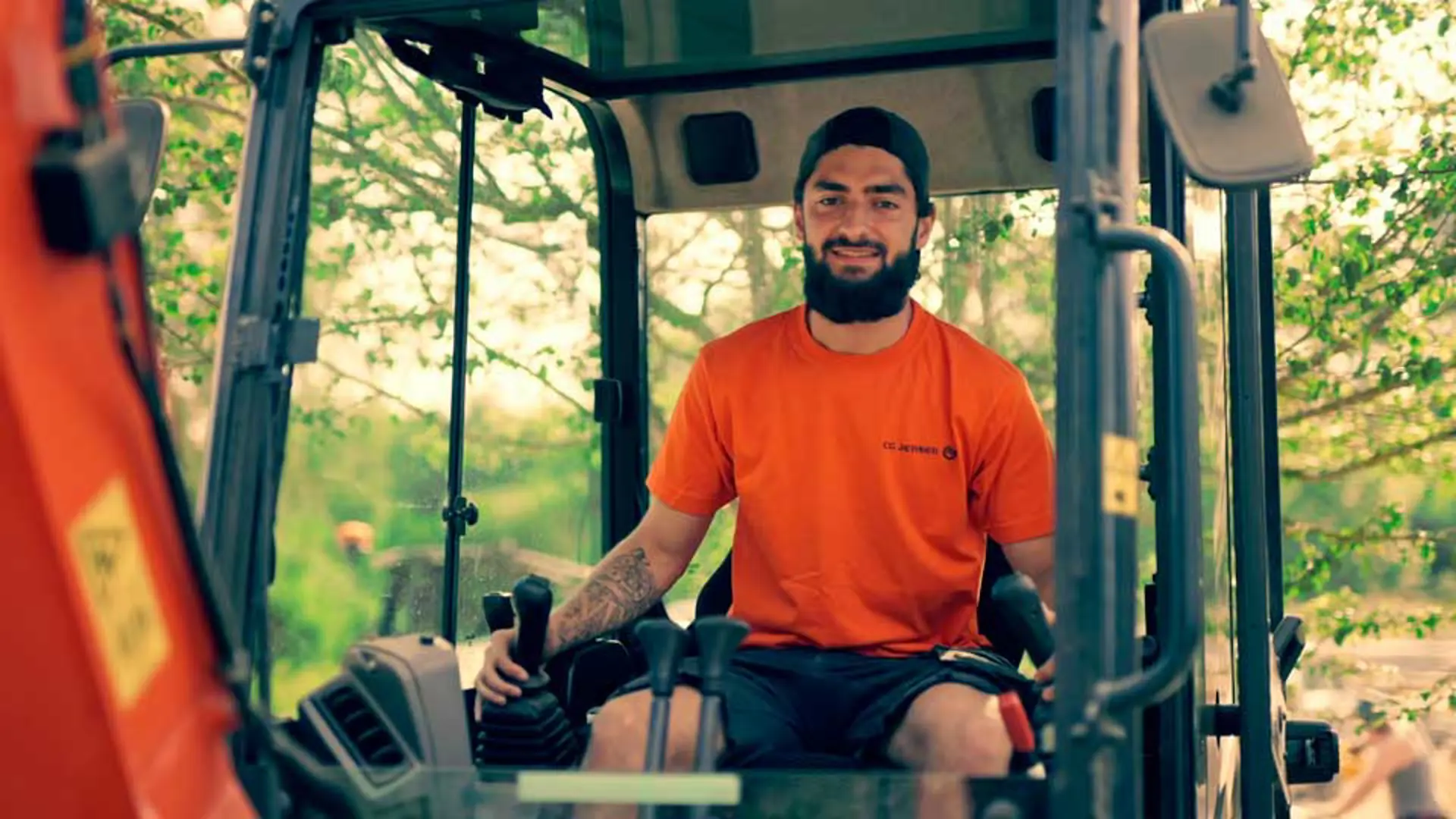 Anlægsstruktør i gravemaskine