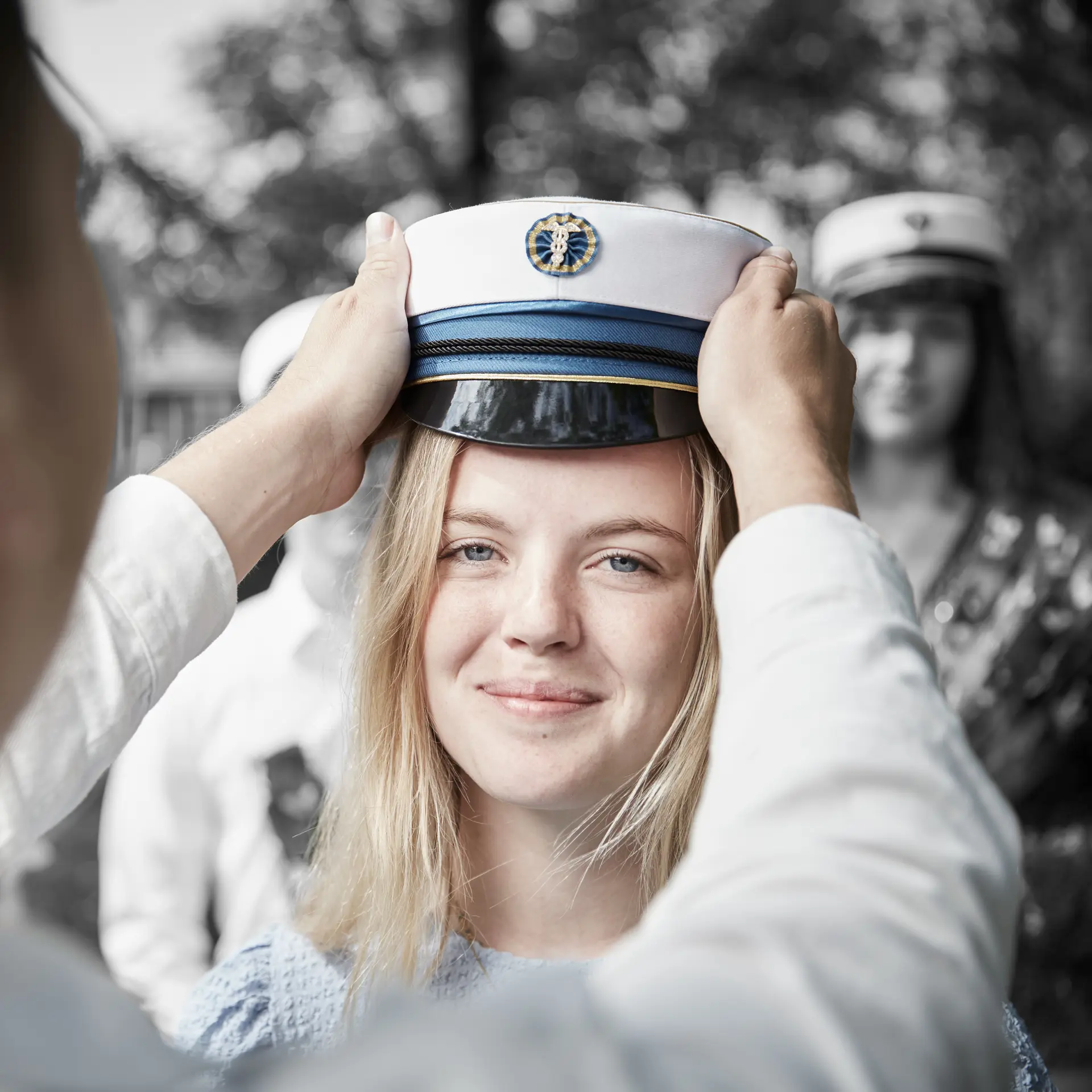 HHX-elev får studenterhue sat på hovedet