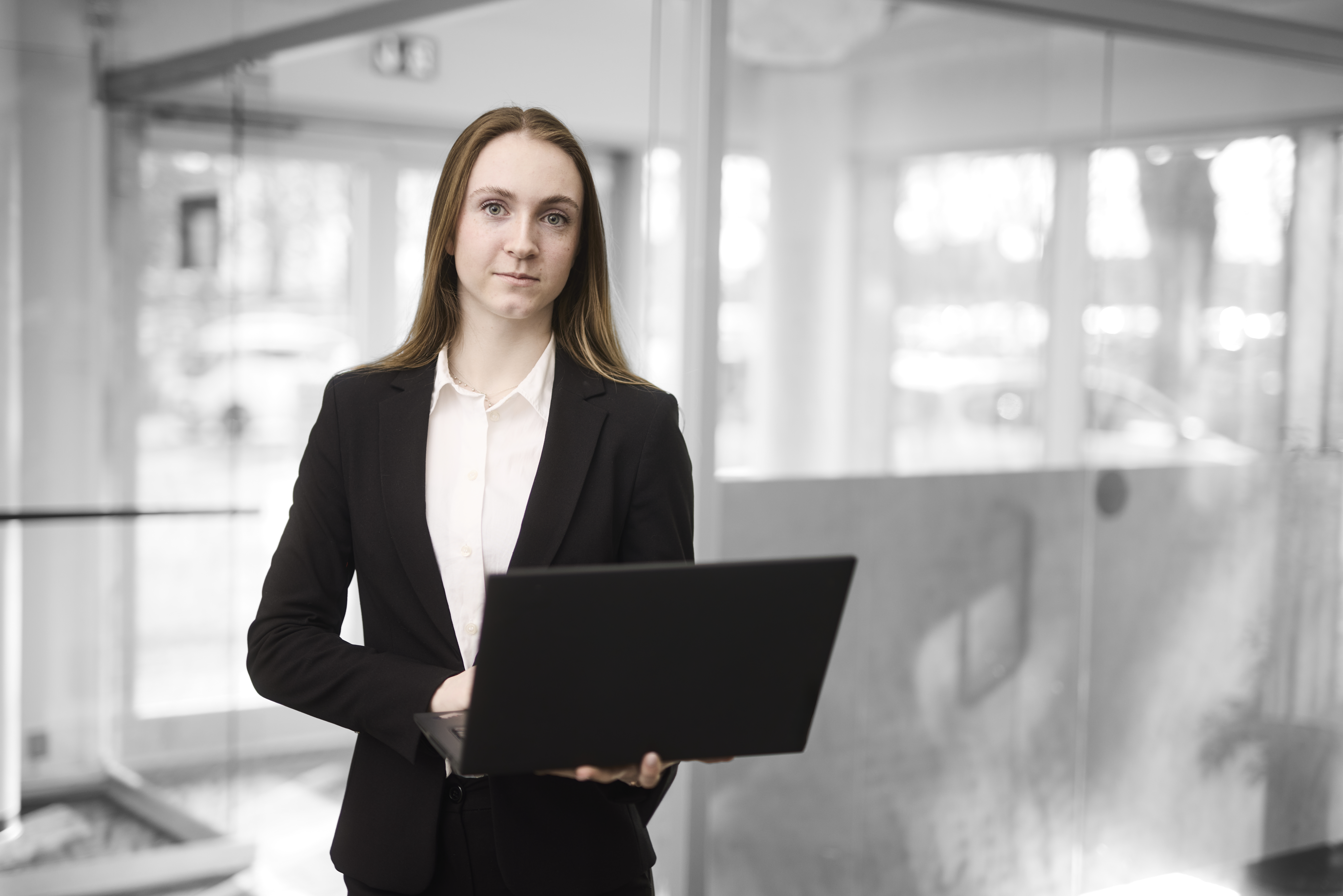 Receptionist i lobby