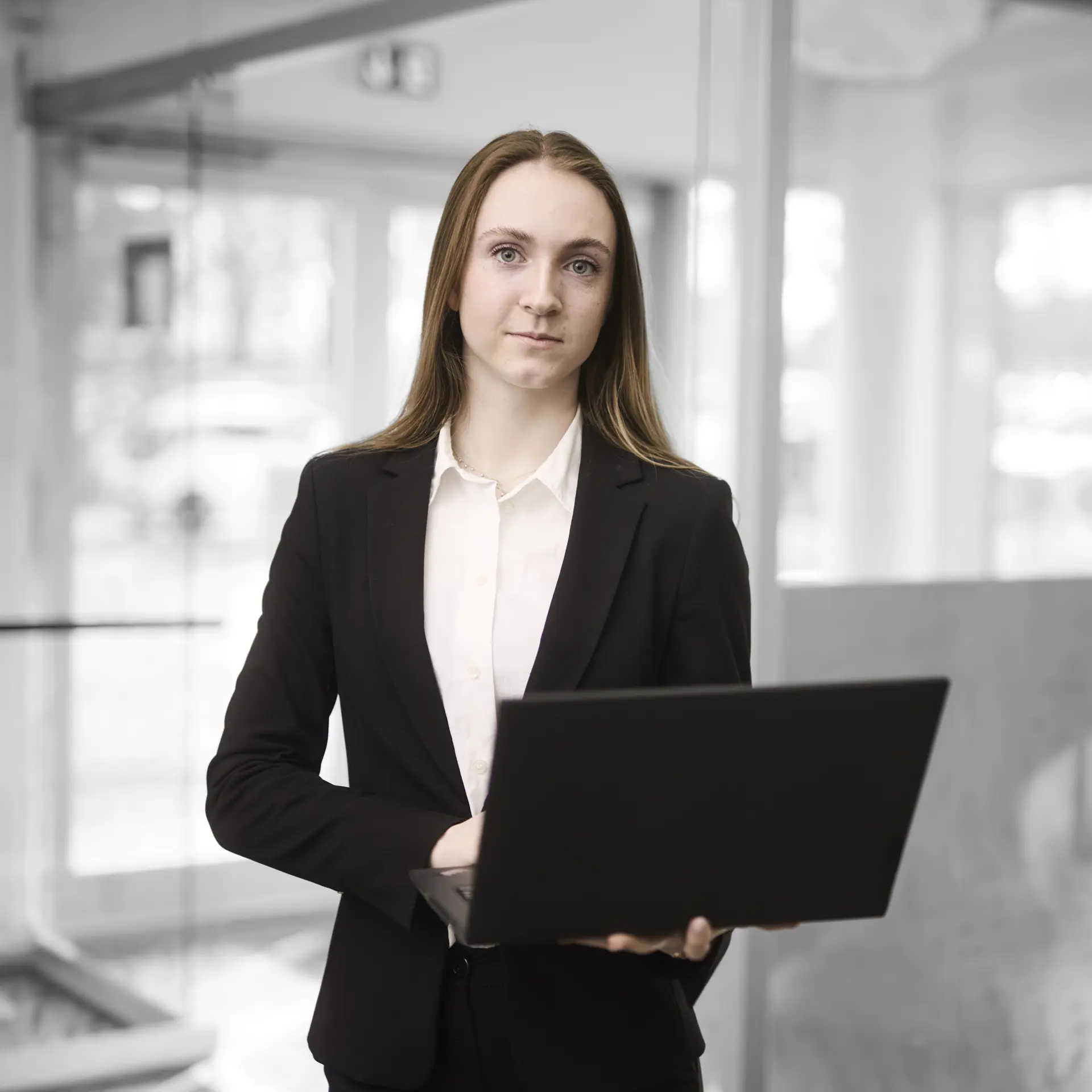 Receptionist i lobby