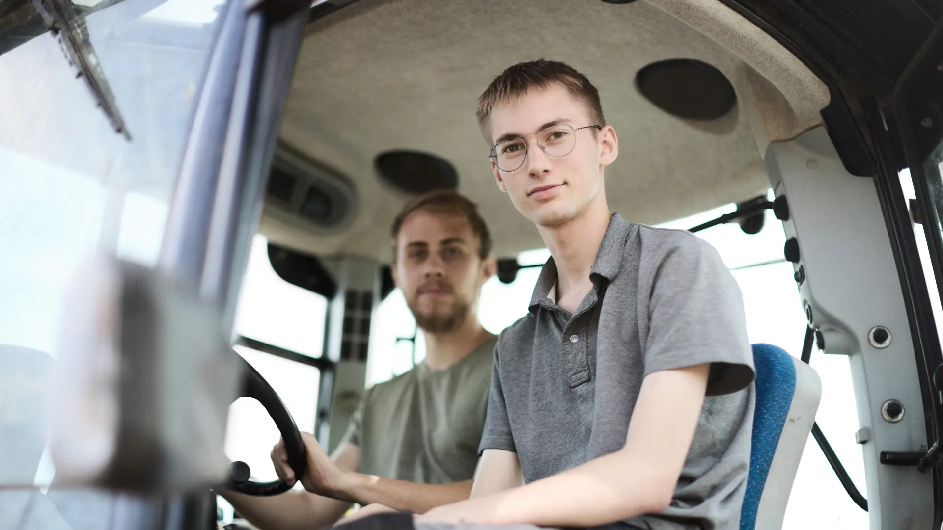 Landmænd i traktor