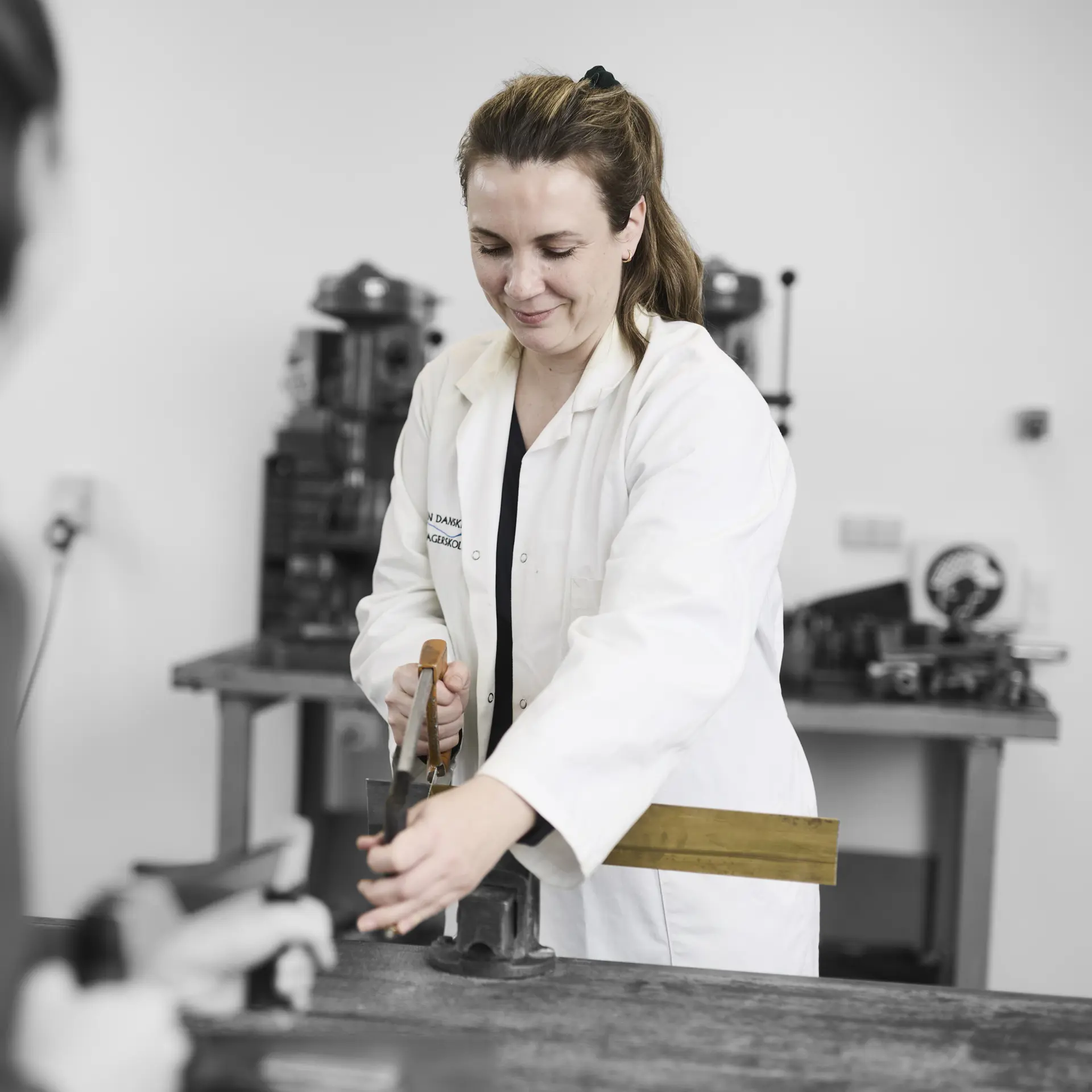 Urmager saver i metal