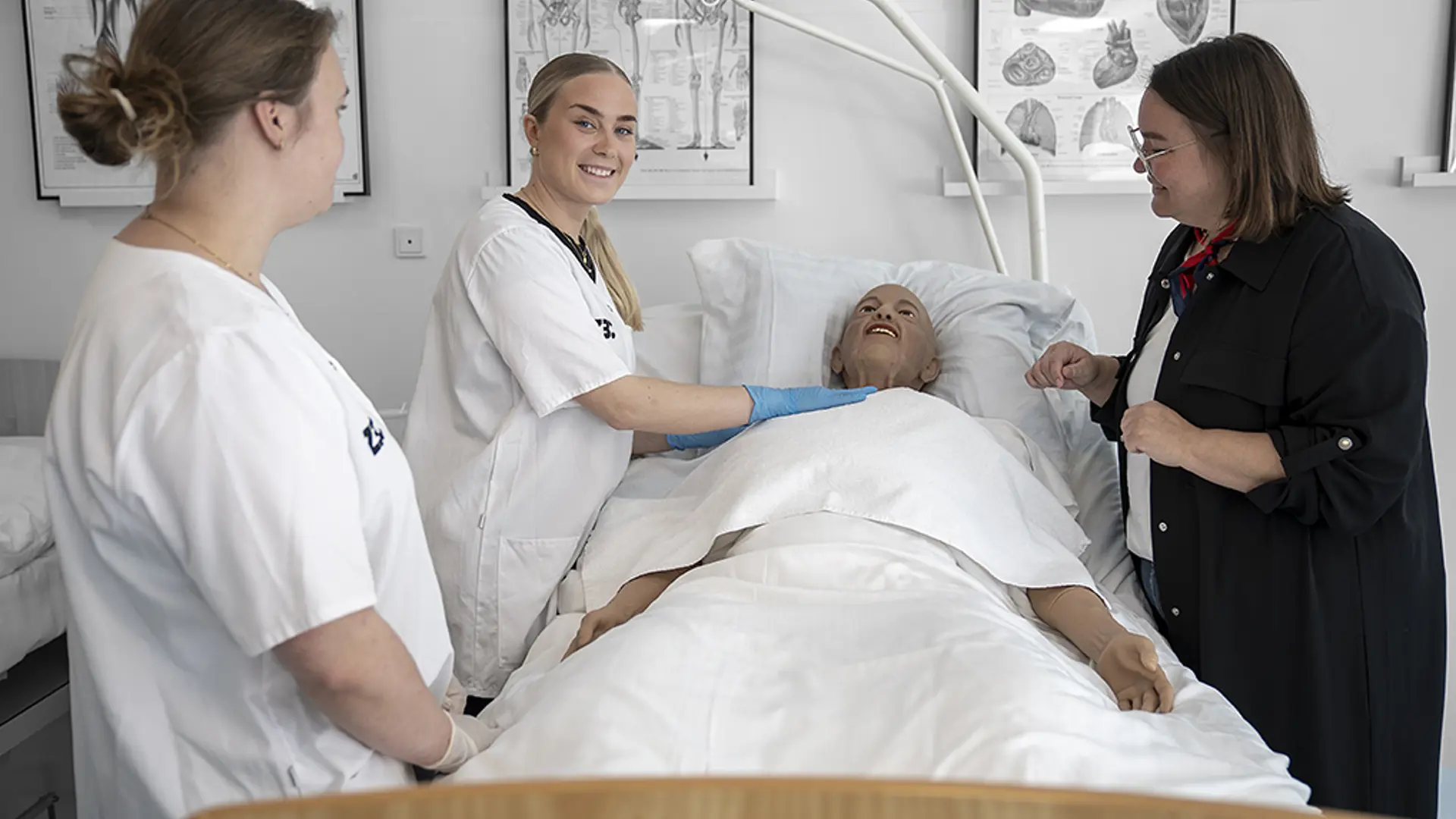 Elever På Uddannelsen Til Social Og Sundhedsassistent sikrer tryghed for patienten