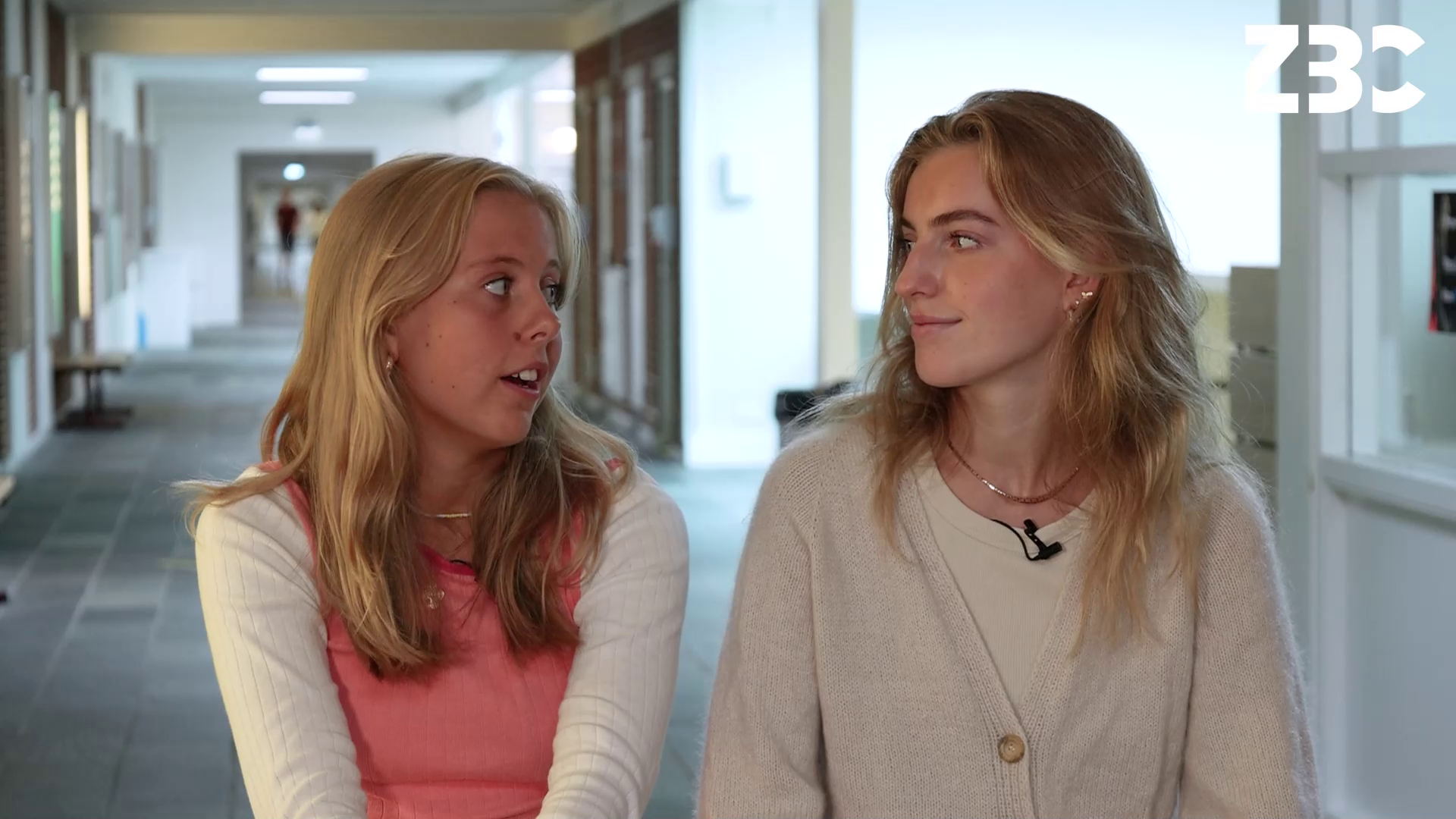 HHX-elever på skole