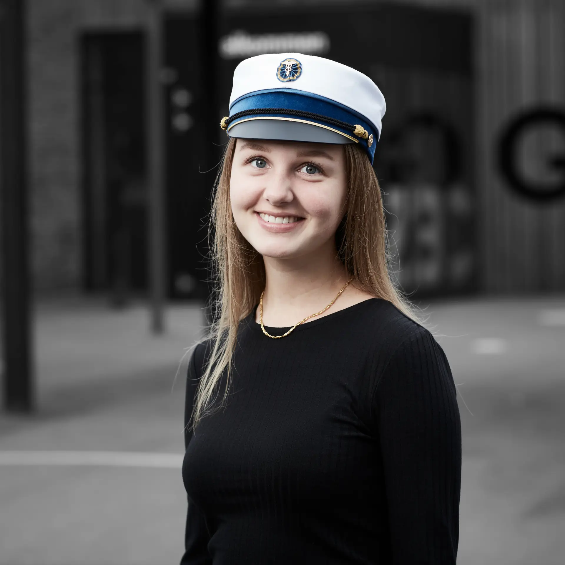 HHX-elev med studenterhue